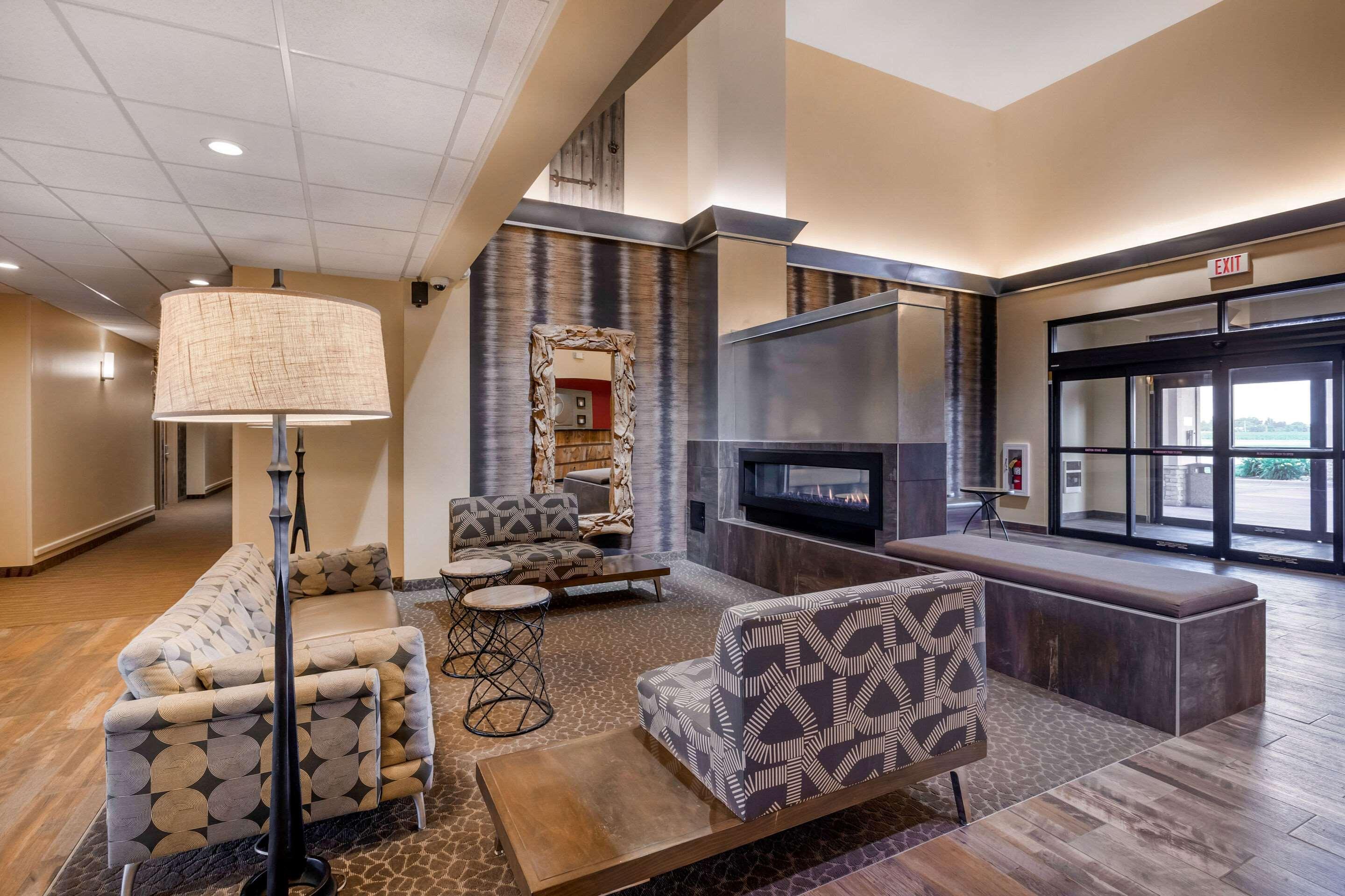 Comfort Suites Burlington Exteriér fotografie
