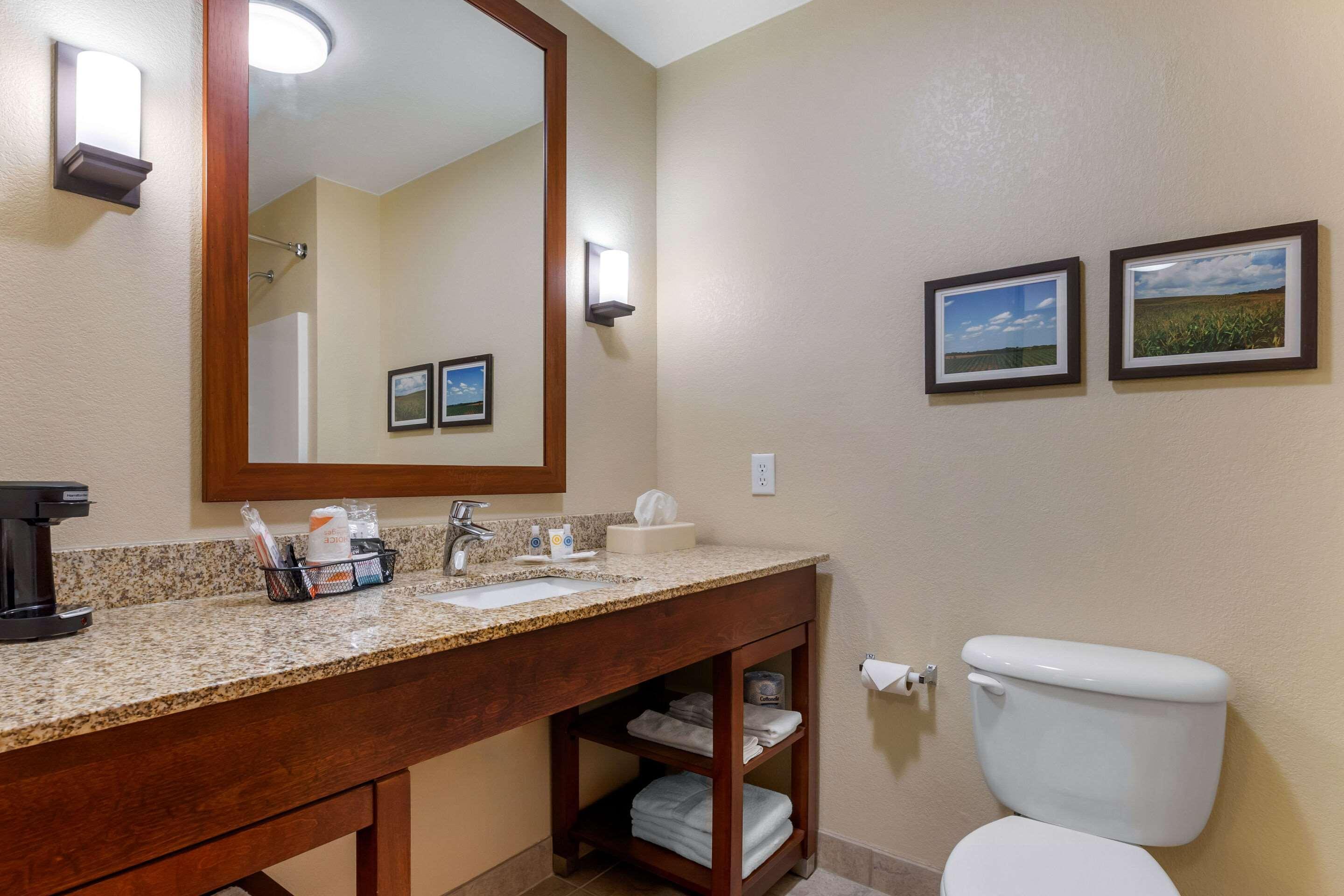 Comfort Suites Burlington Exteriér fotografie